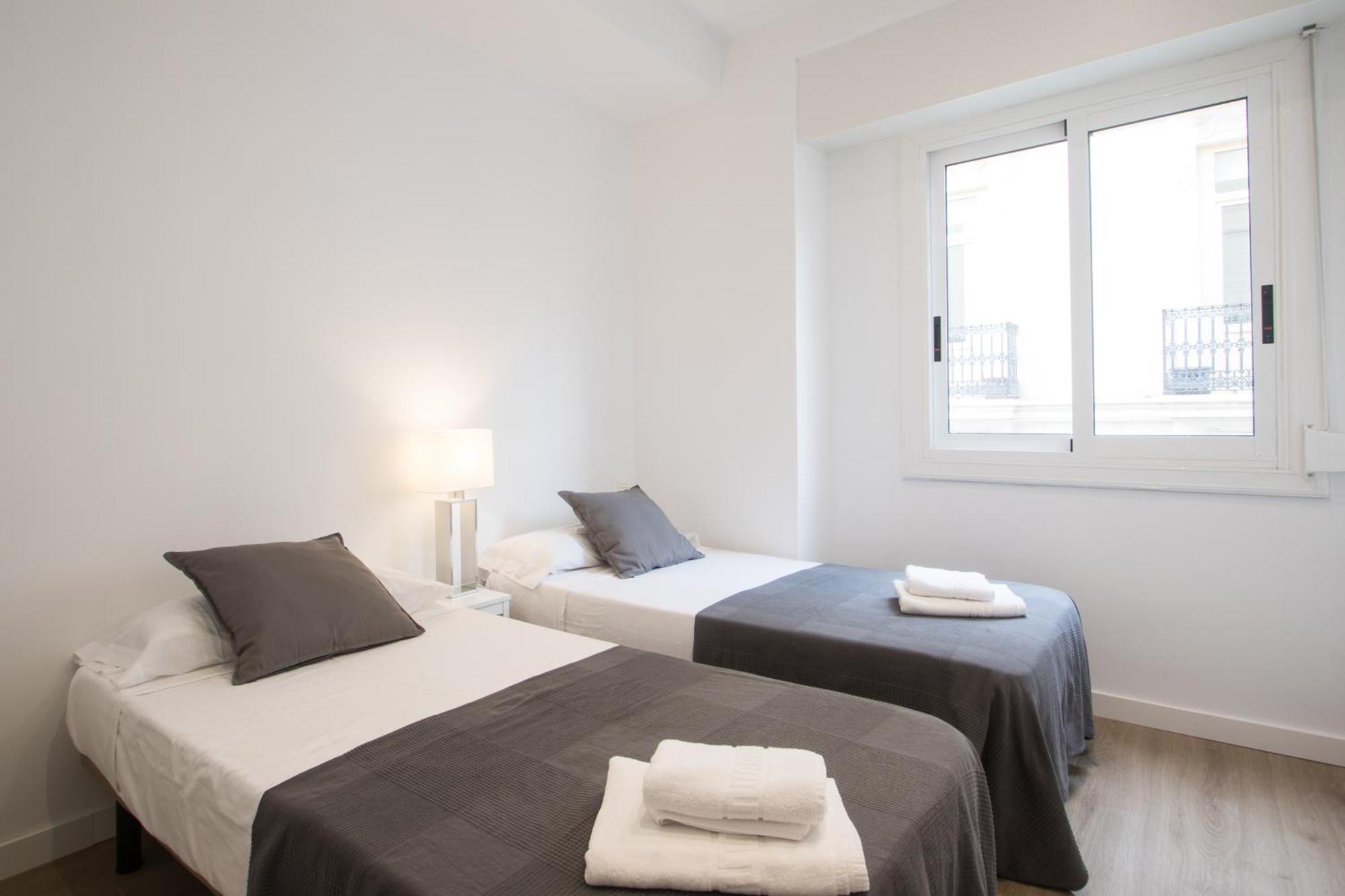 4 Bedroom/3 Baths W/ Ac In Near Beach! Alicante Ngoại thất bức ảnh